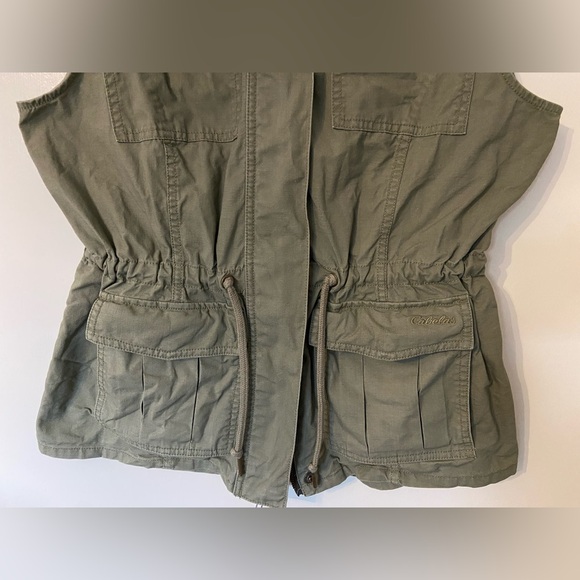 Cabela's | Women's | Classic Fit | Cotton | Pine Haven Utility Vest | Medium - Picture 5 of 6